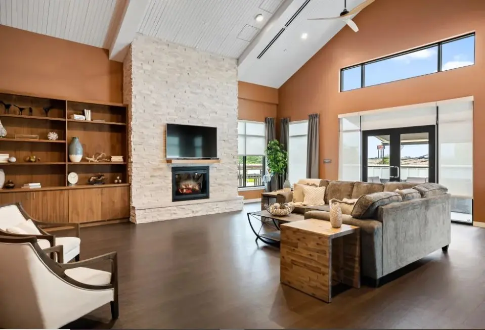 LVP & Stone Fireplace - Montage Mason