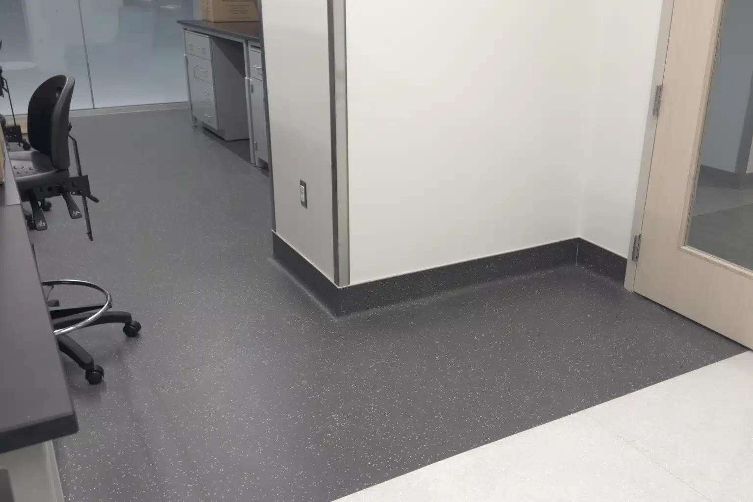 healthcare_flooring_1_1536x1024
